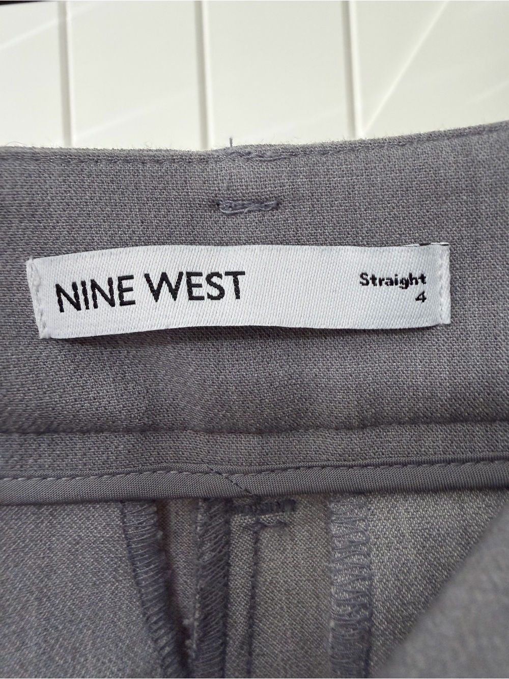 Nine West Tailored Straight-Leg Women's Dress Pants in Gray (size 4) - Picture 4 of 4